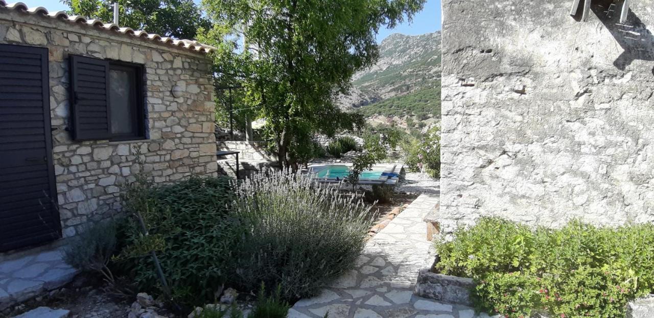 Les Villas De Qeparo Exterior photo